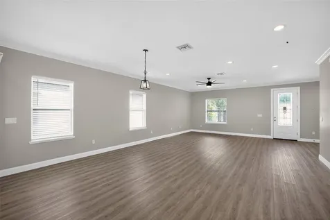 7977 49th Avenue N St Petersburg FL 33709
