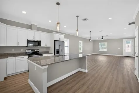 7977 49th Avenue N St Petersburg FL 33709