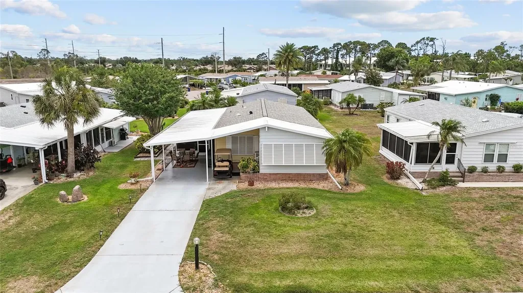 713 Tangerine Woods Boulevard Englewood FL 34223