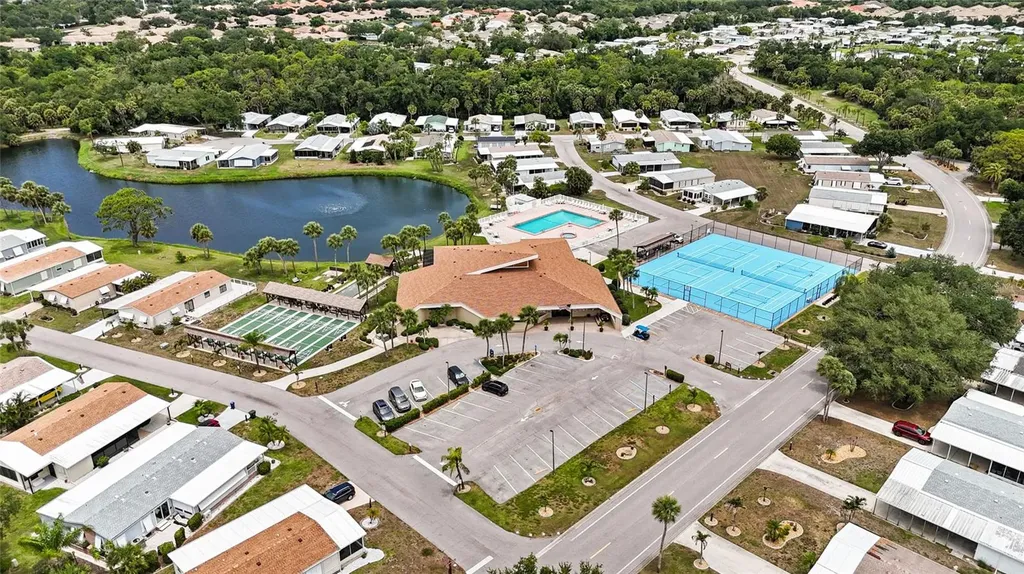 713 Tangerine Woods Boulevard Englewood FL 34223