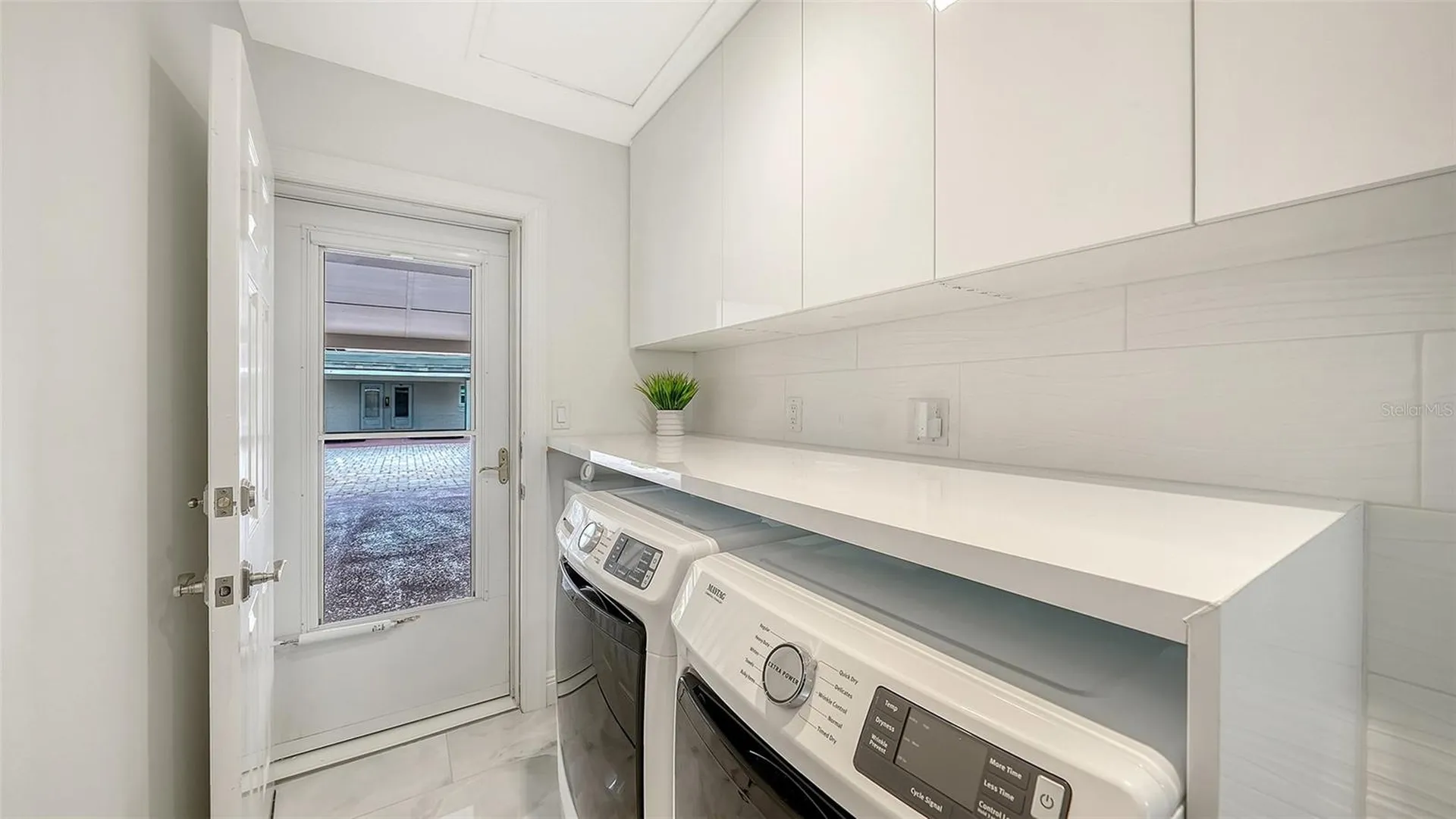 1900 Benjamin Franklin Drive Sarasota FL 34236