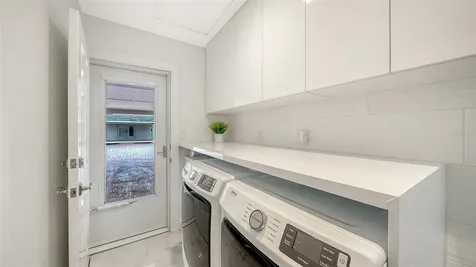 1900 Benjamin Franklin Drive Sarasota FL 34236