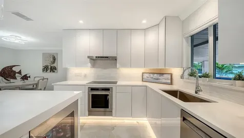 1900 Benjamin Franklin Drive Sarasota FL 34236