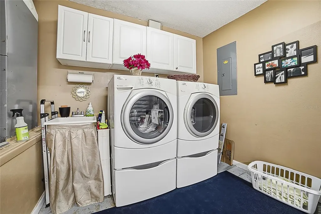 2091 N Hyde Drive Deltona FL 32738