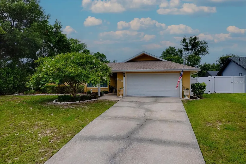 2091 N Hyde Drive Deltona FL 32738