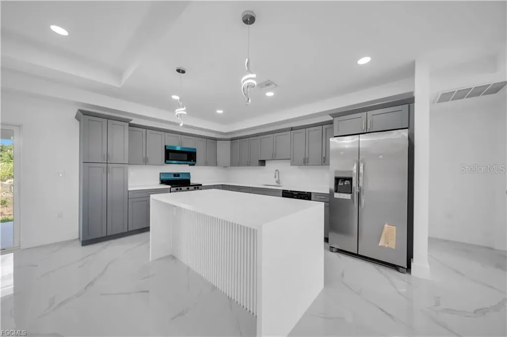 1023 Pilgrim Street E Lehigh Acres FL 33974