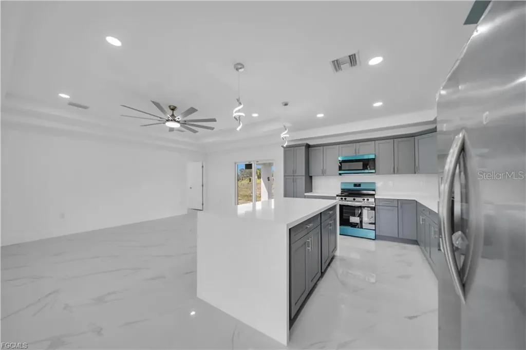 1023 Pilgrim Street E Lehigh Acres FL 33974