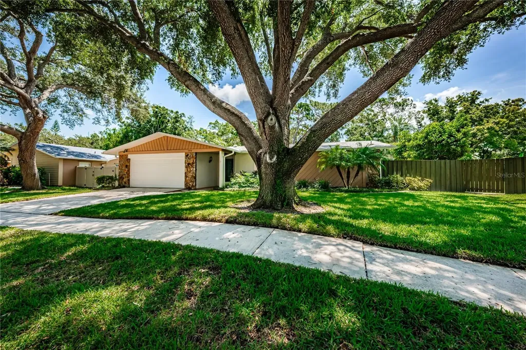 2093 Ashbury Drive Clearwater FL 33764