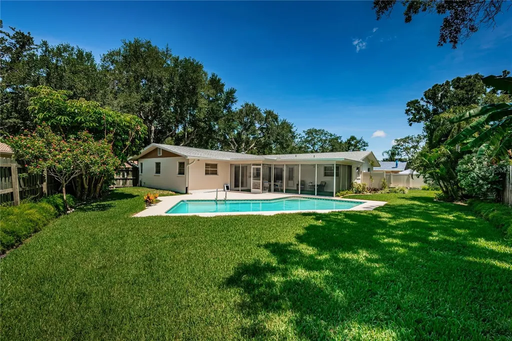 2093 Ashbury Drive Clearwater FL 33764