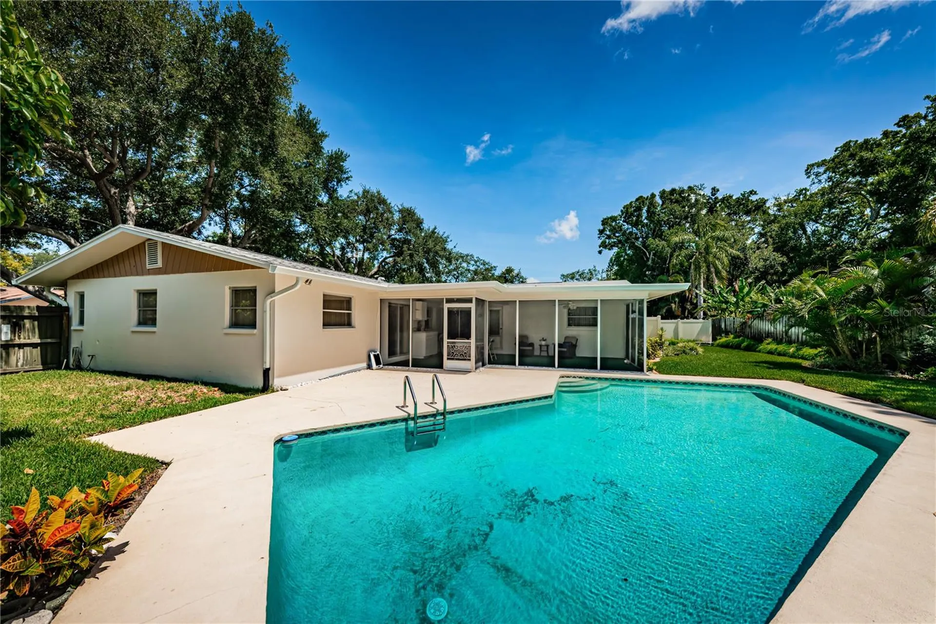 2093 Ashbury Drive Clearwater FL 33764