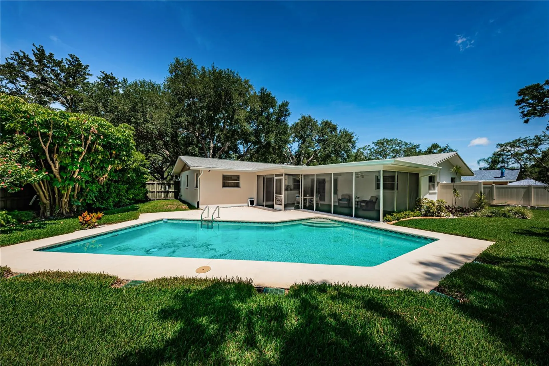 2093 Ashbury Drive Clearwater FL 33764