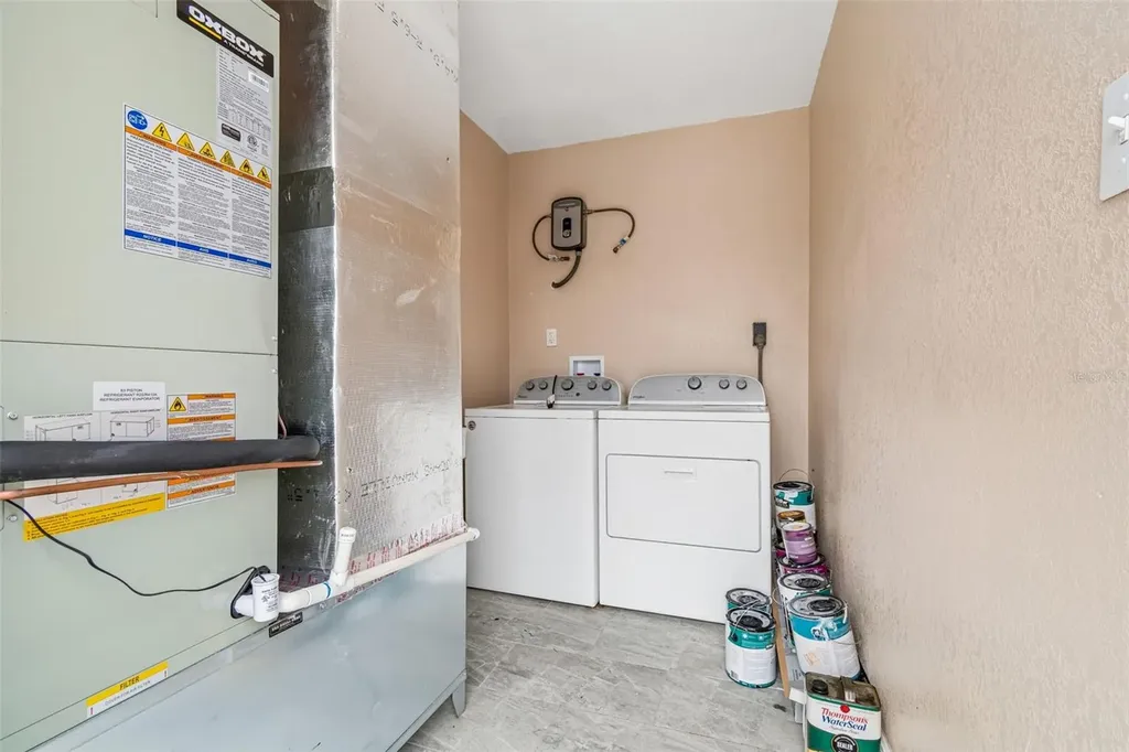 205 2nd Avenue NW Largo FL 33770