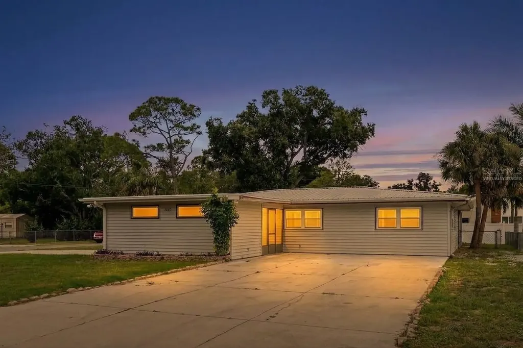 2505 Wood Street Sarasota FL 34237