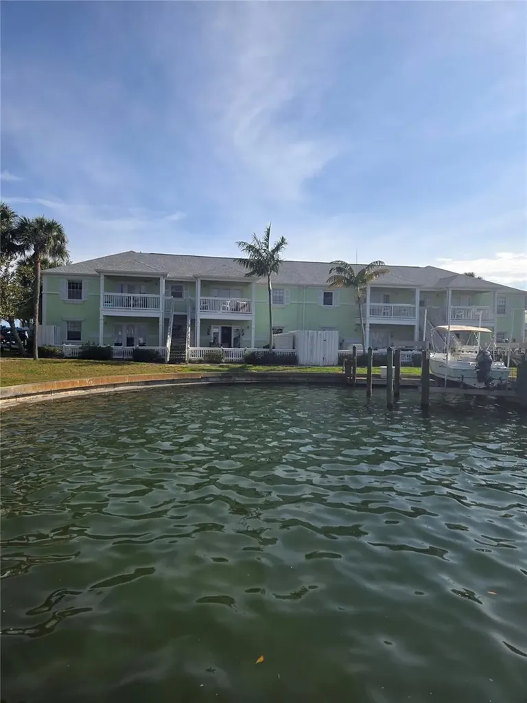 5231 Beach Drive SE St Petersburg FL 33705