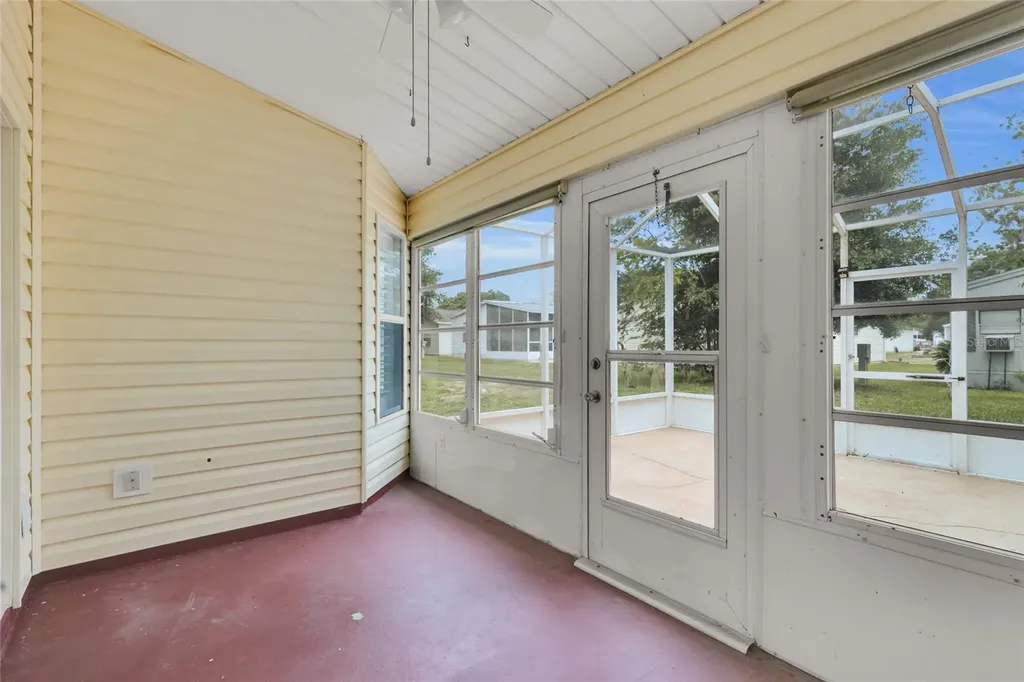 701 Glen Oaks Drive Leesburg FL 34748