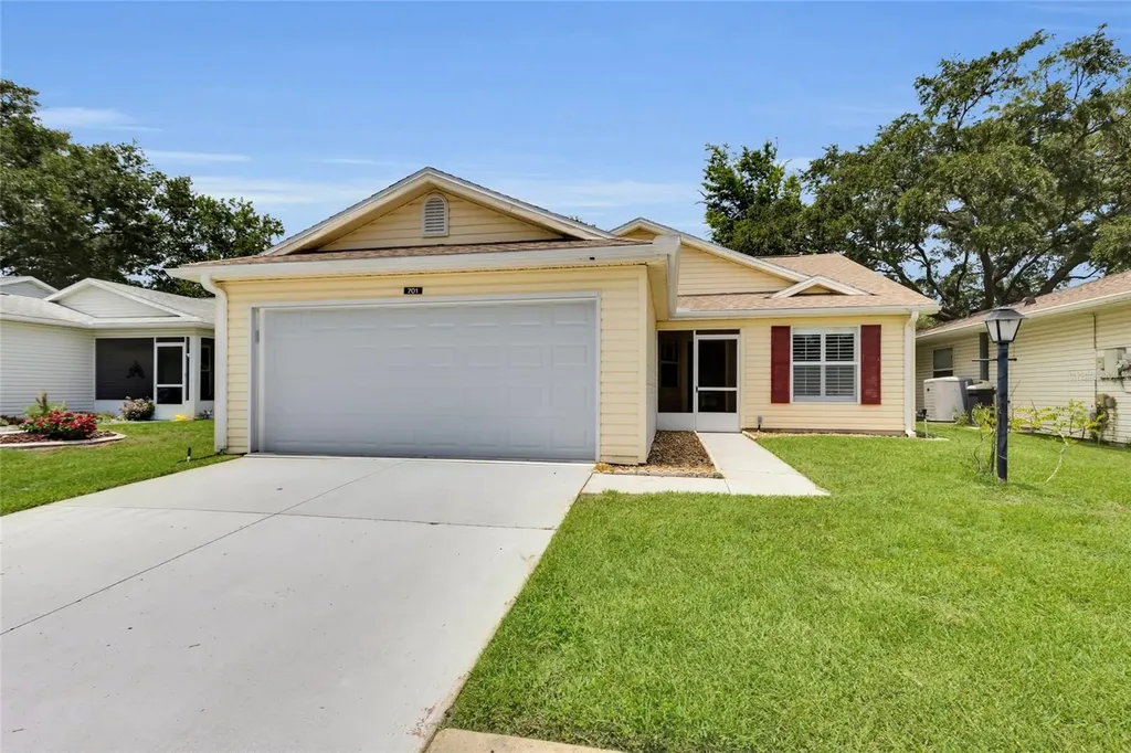 701 Glen Oaks Drive Leesburg FL 34748