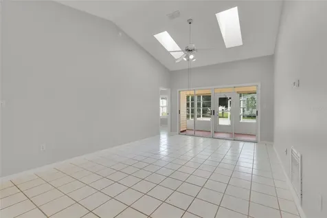 701 Glen Oaks Drive Leesburg FL 34748