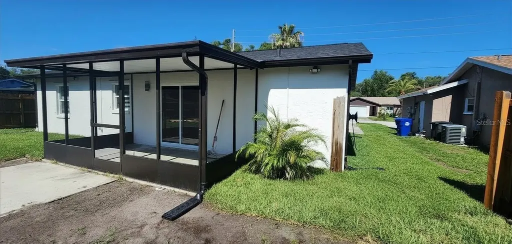 1851 Oak Street Clearwater FL 33760