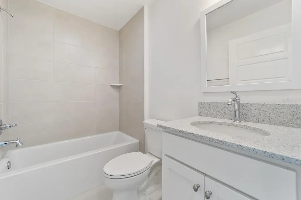 2421 Hobkirk Loop Middleton FL 34762