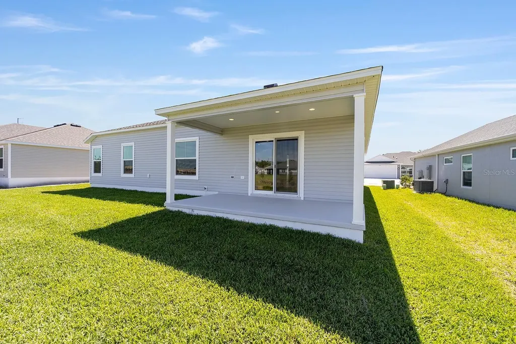 2421 Hobkirk Loop Middleton FL 34762