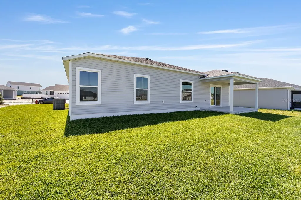 2421 Hobkirk Loop Middleton FL 34762