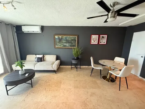 6300 Isla Verde Isla Verde Carolina PR 00979