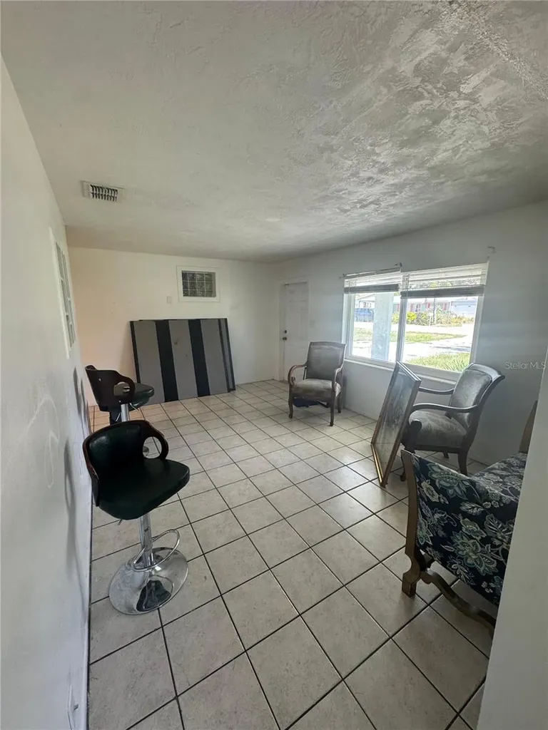 820 Pineland Avenue Venice FL 34285