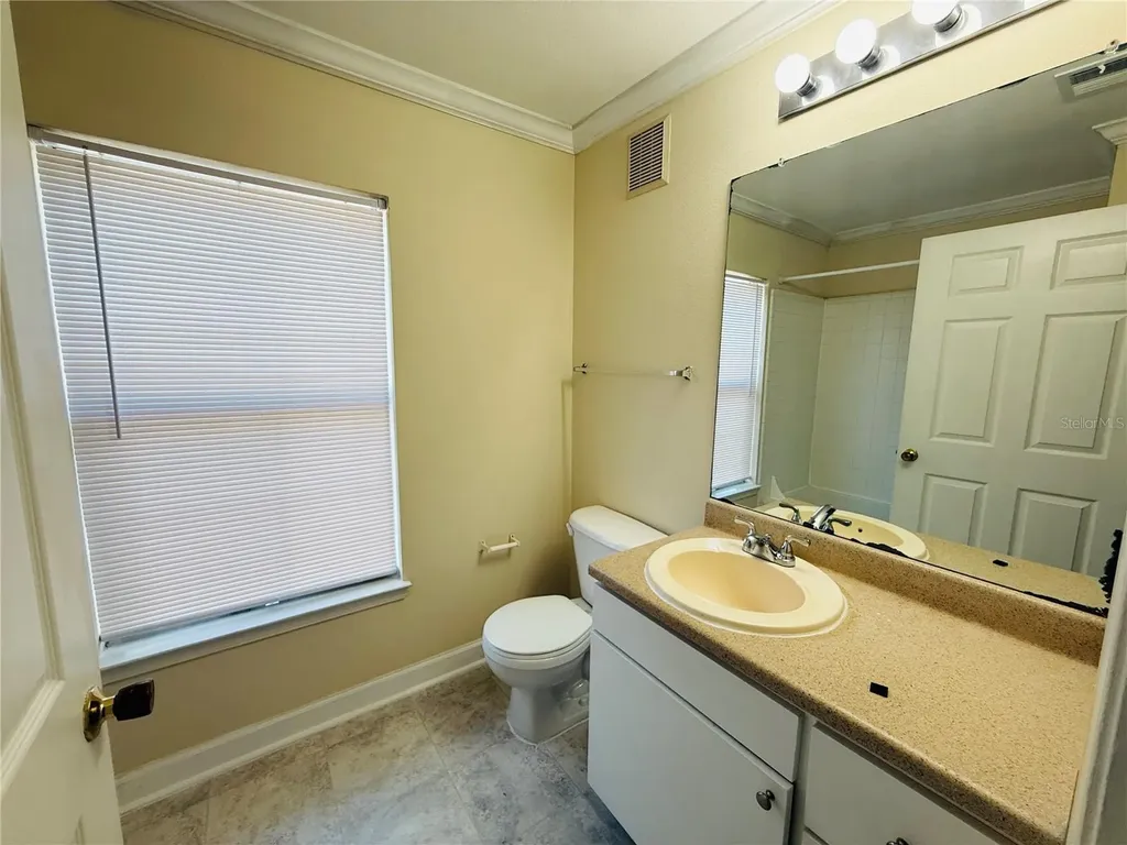 18557 Bridle Club Drive Tampa FL 33647