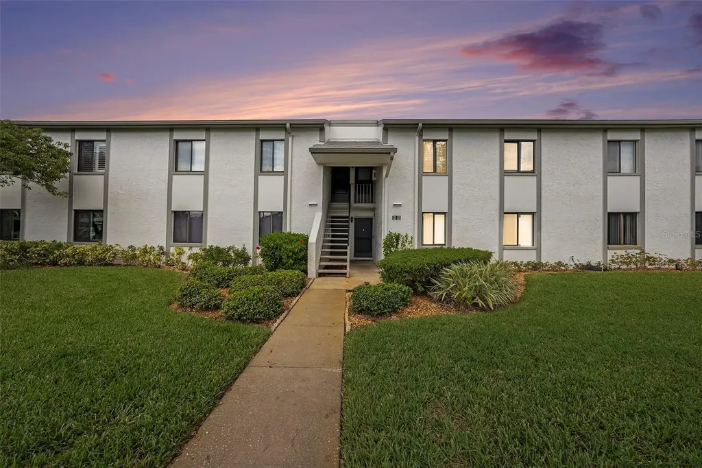124 W Cypress Court Oldsmar FL 34677