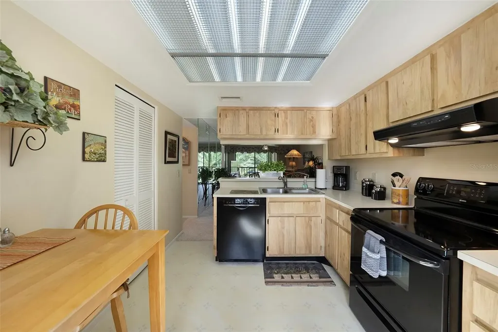 124 W Cypress Court Oldsmar FL 34677