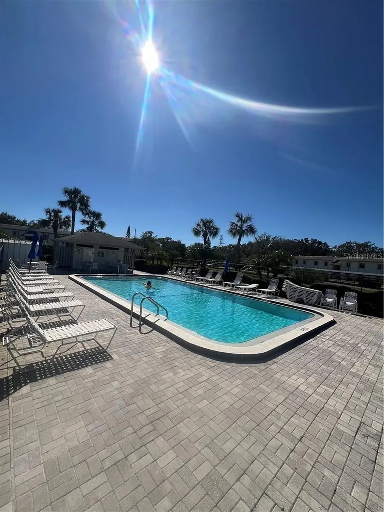 124 W Cypress Court Oldsmar FL 34677