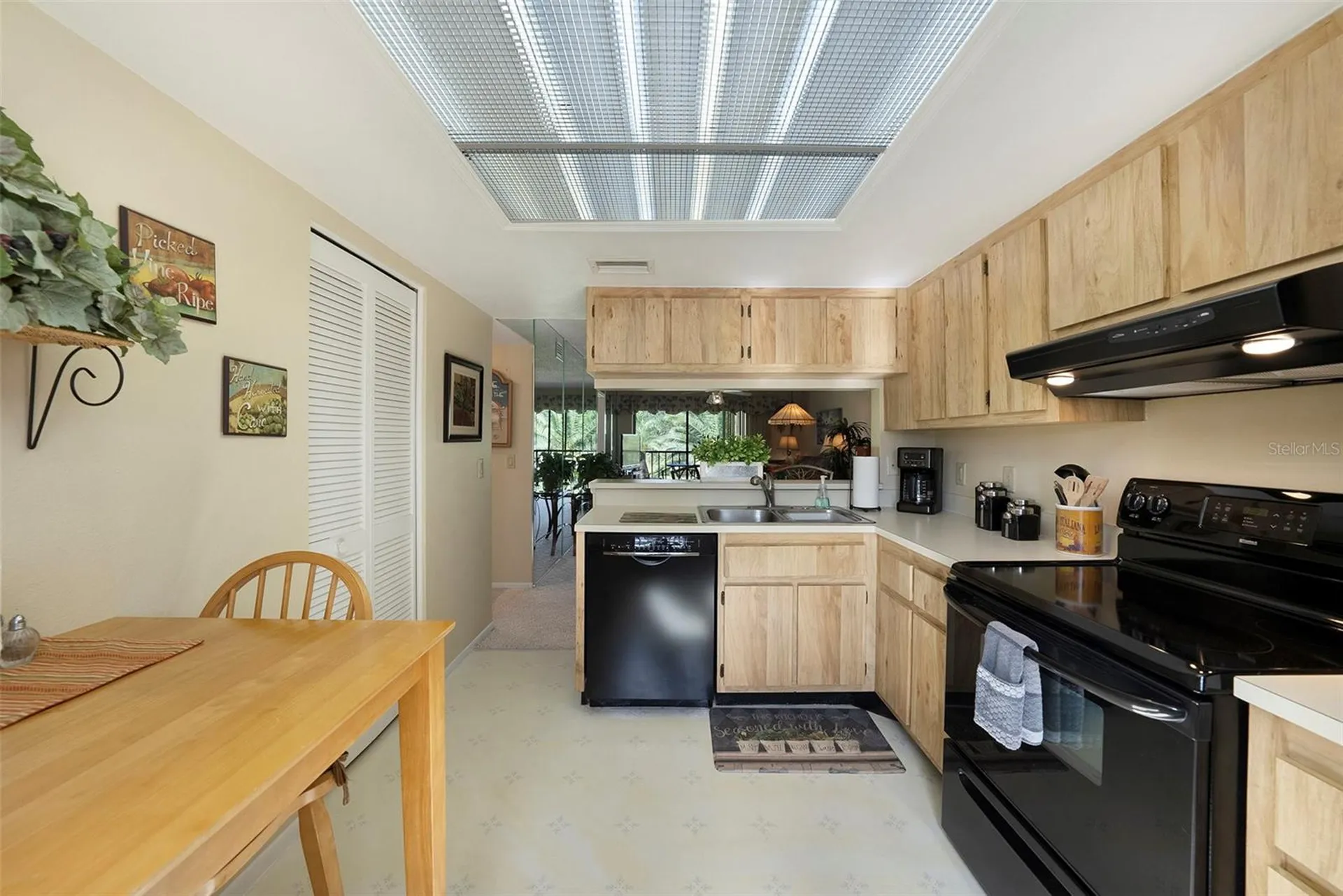 124 W Cypress Court Oldsmar FL 34677