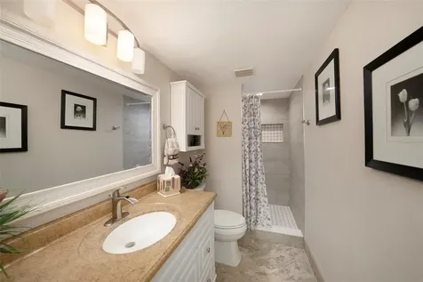 124 W Cypress Court Oldsmar FL 34677