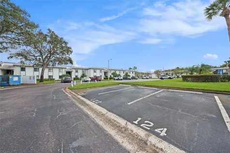 124 W Cypress Court Oldsmar FL 34677