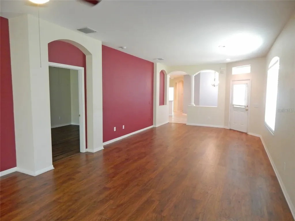 5925 Sandhill Ridge Drive Lithia FL 33547