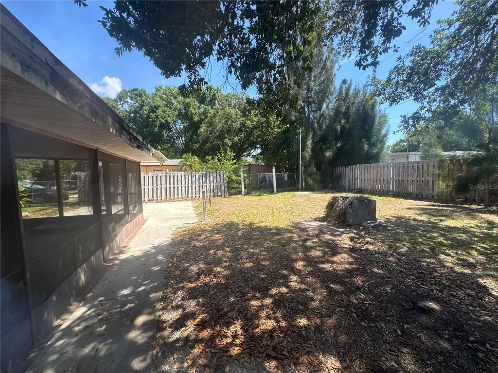 408 Pinewood Avenue Nokomis FL 34275