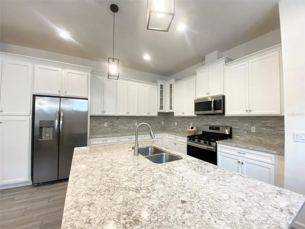 724 Winterside Drive Apollo Beach FL 33572