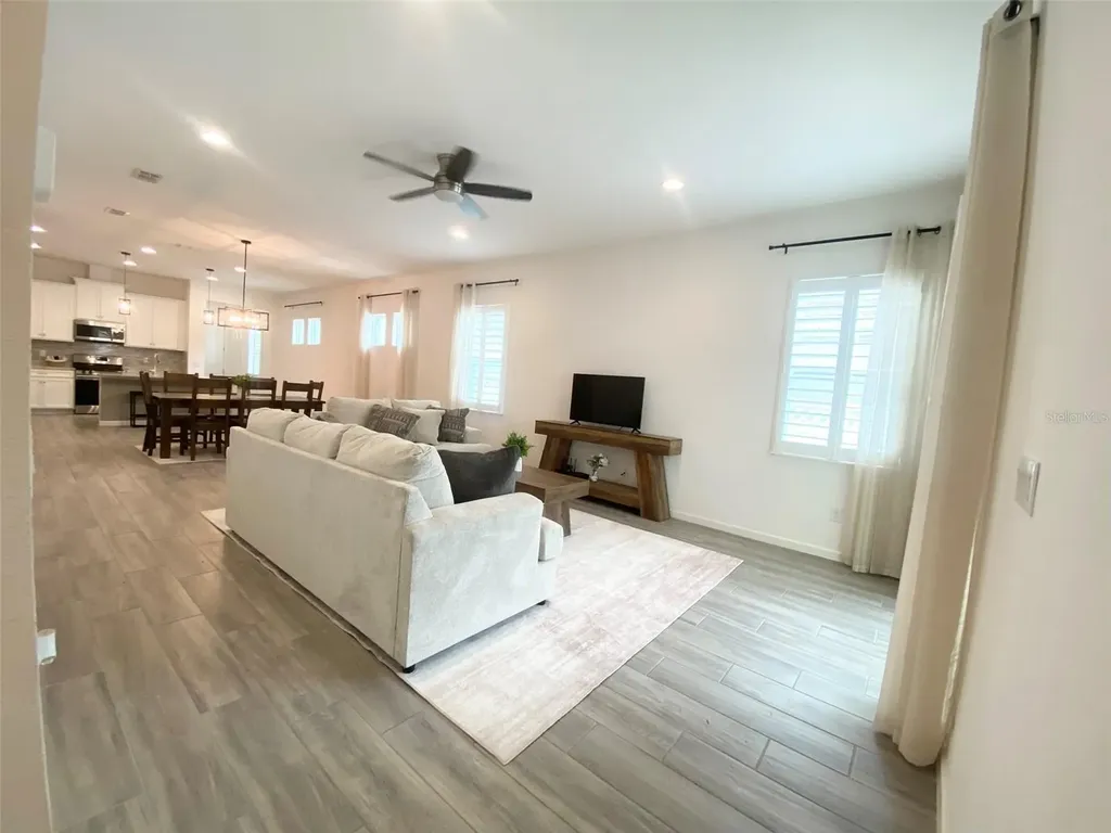 724 Winterside Drive Apollo Beach FL 33572