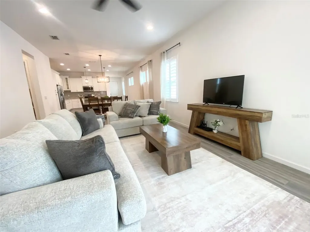 724 Winterside Drive Apollo Beach FL 33572
