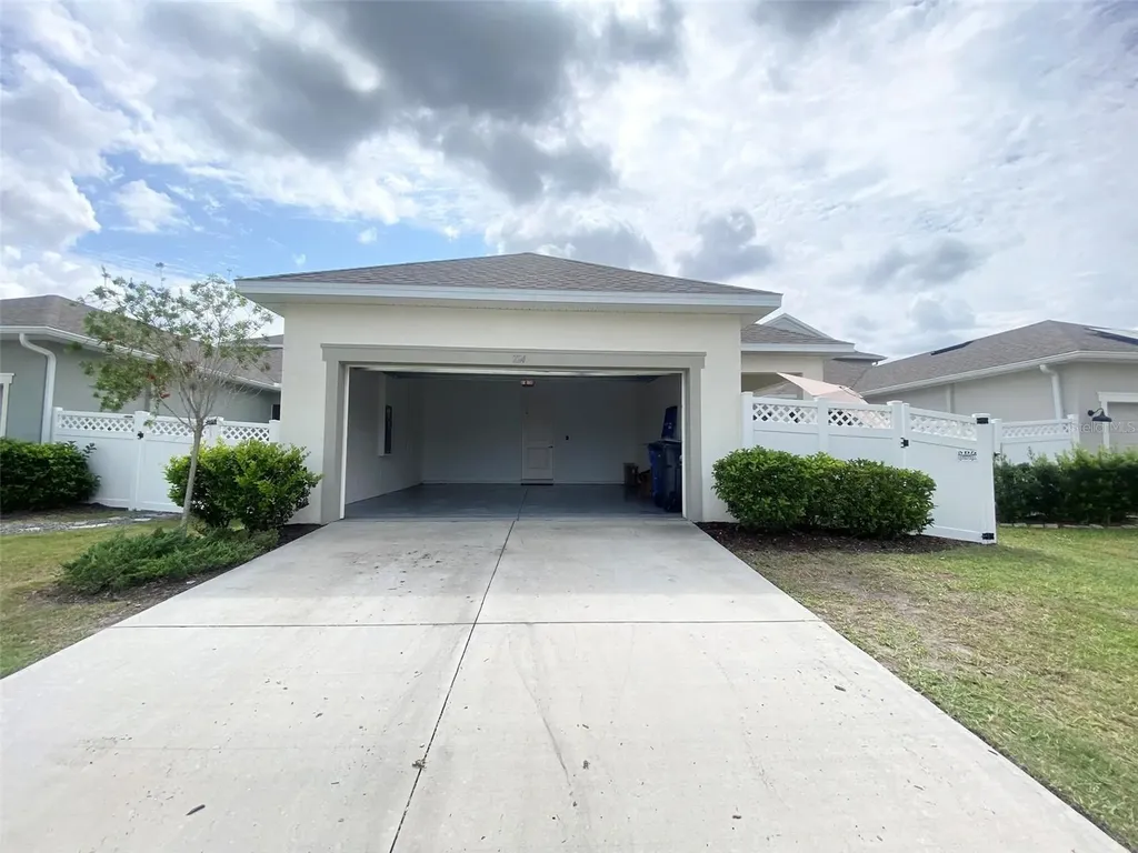724 Winterside Drive Apollo Beach FL 33572