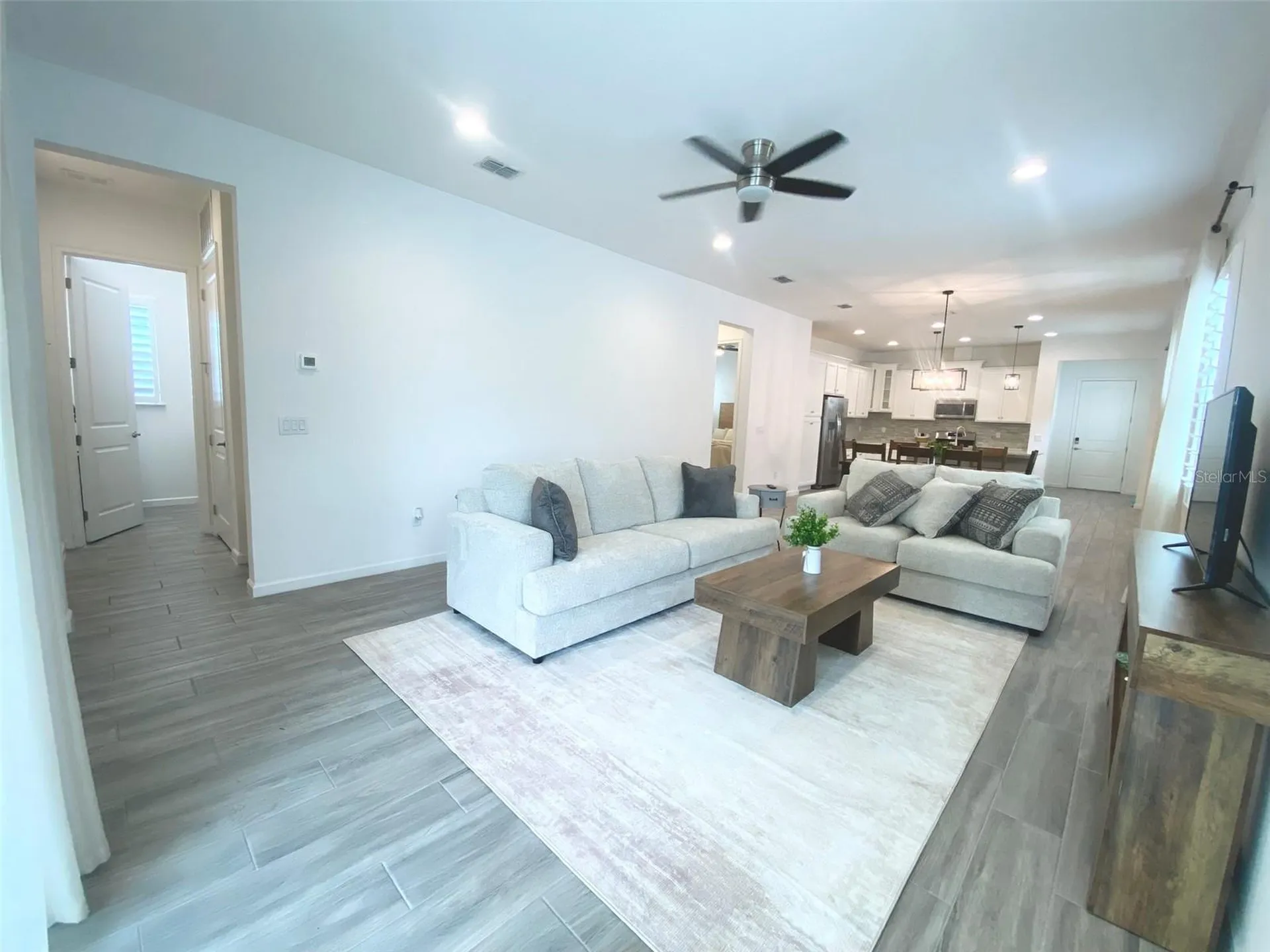 724 Winterside Drive Apollo Beach FL 33572