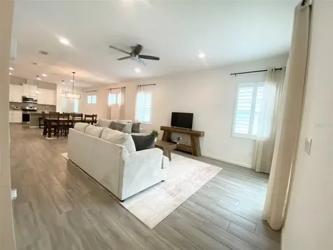 724 Winterside Drive Apollo Beach FL 33572