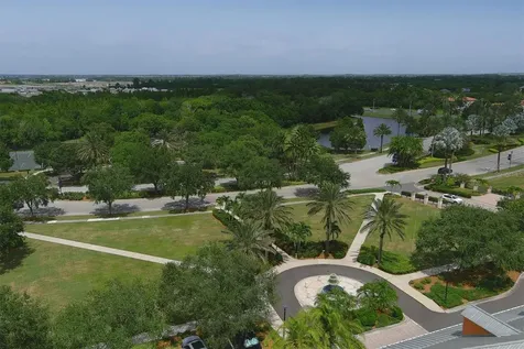 724 Winterside Drive Apollo Beach FL 33572