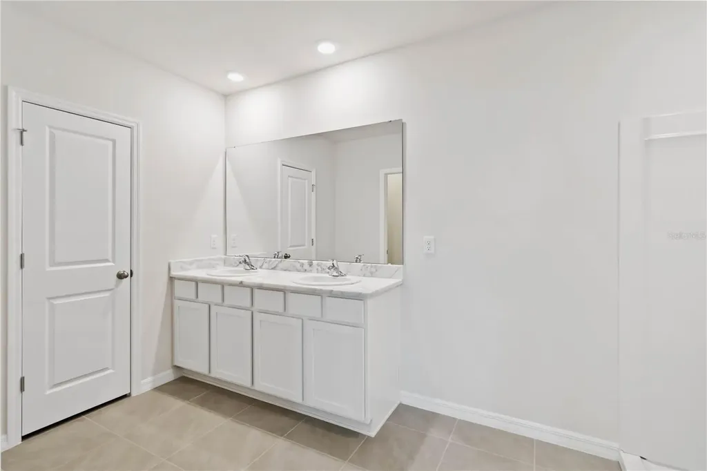 3394 Hilltop Circle Bradenton FL 34211