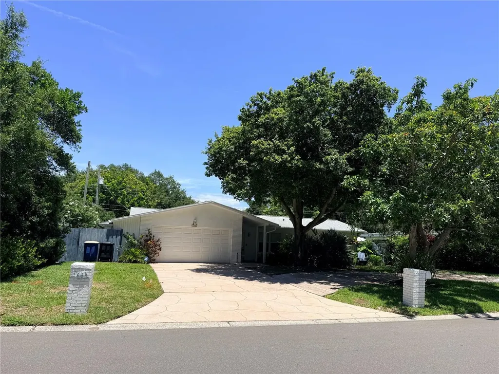 1479 S Evergreen Avenue Clearwater FL 33756