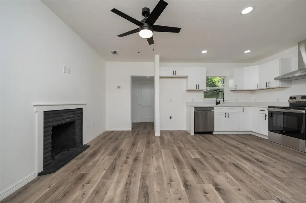 1935 NW 33rd Avenue Gainesville FL 32605