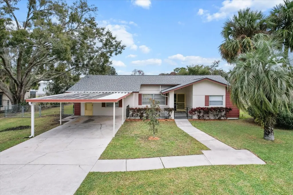 512 Paradise Point Crystal River FL 34429