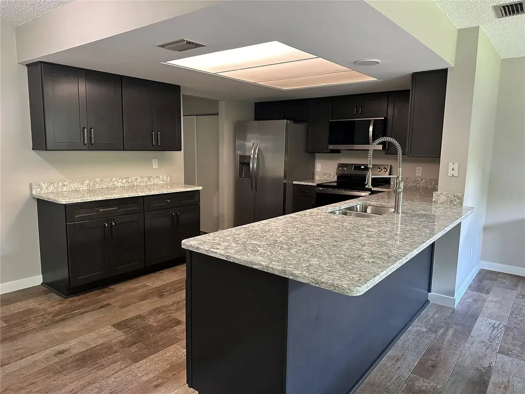 512 Paradise Point Crystal River FL 34429