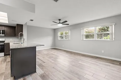 512 Paradise Point Crystal River FL 34429
