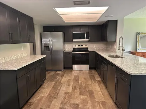 512 Paradise Point Crystal River FL 34429